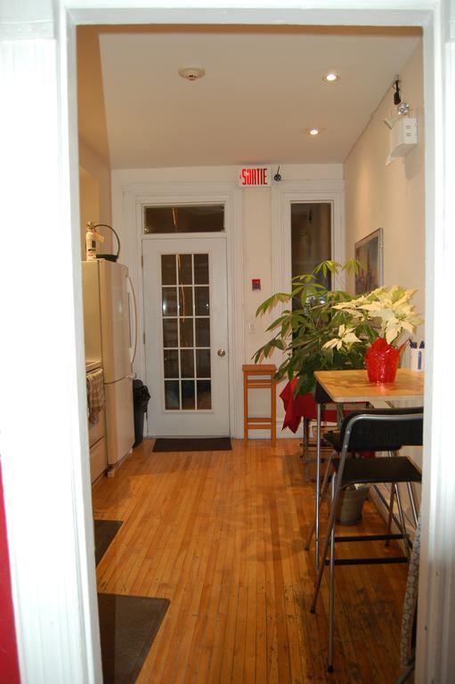 Le Chasseur Bed & Breakfast Montreal Exterior photo