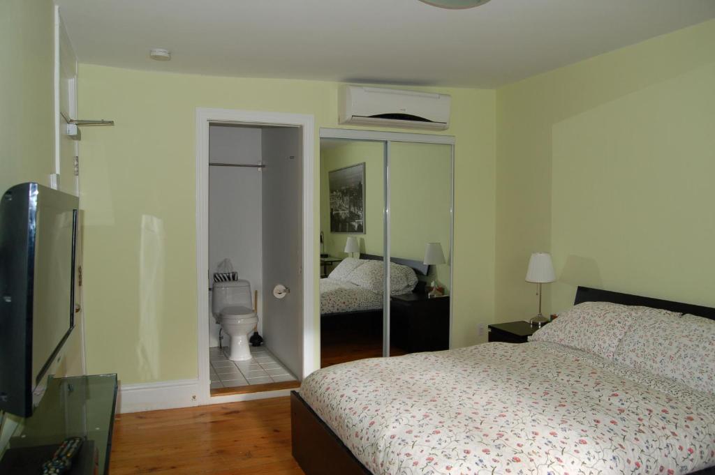 Le Chasseur Bed & Breakfast Montreal Room photo